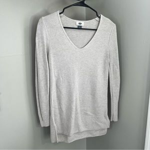 Old Navy Women’s Vneck White Cream Knit Sweater